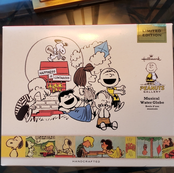 Waterglobe by Hallmark Peanuts- Happiness is contagious 2014 limited edition - Picture 6 of 7